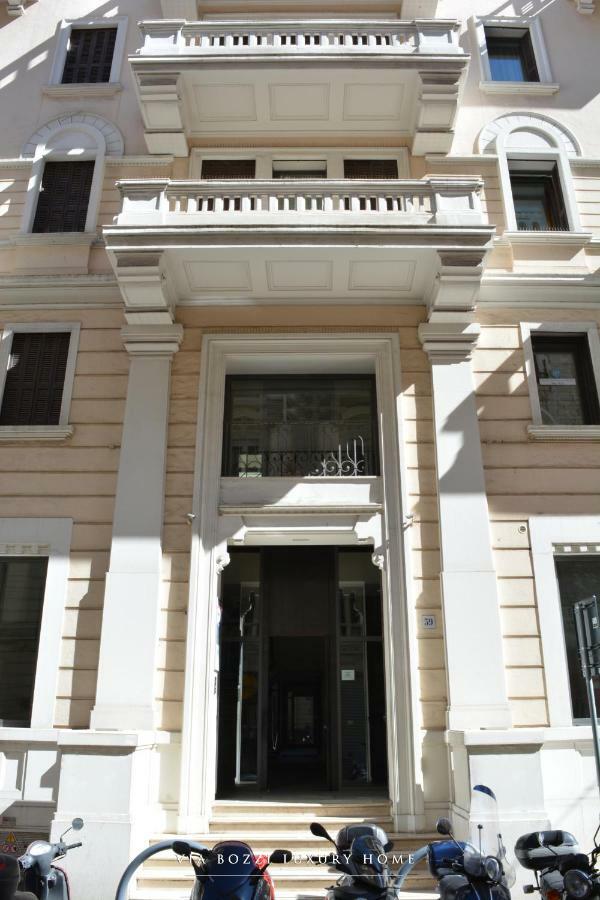 Via Bozzi Luxury Home Bari Exteriör bild